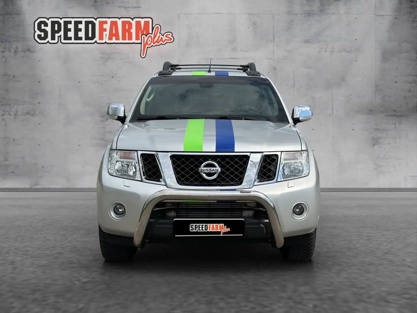 Nissan Navara Double Cab LE V6 4X4 Top Zustand Silber - 2