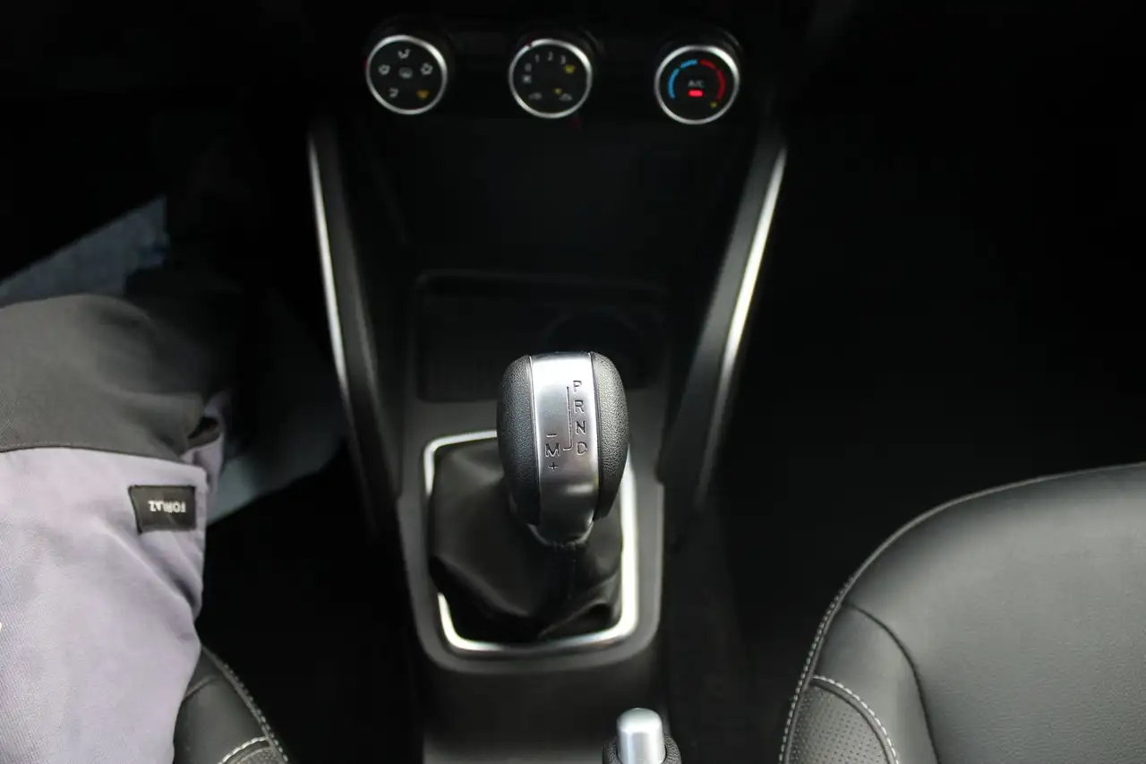 Dacia Duster — photo 16