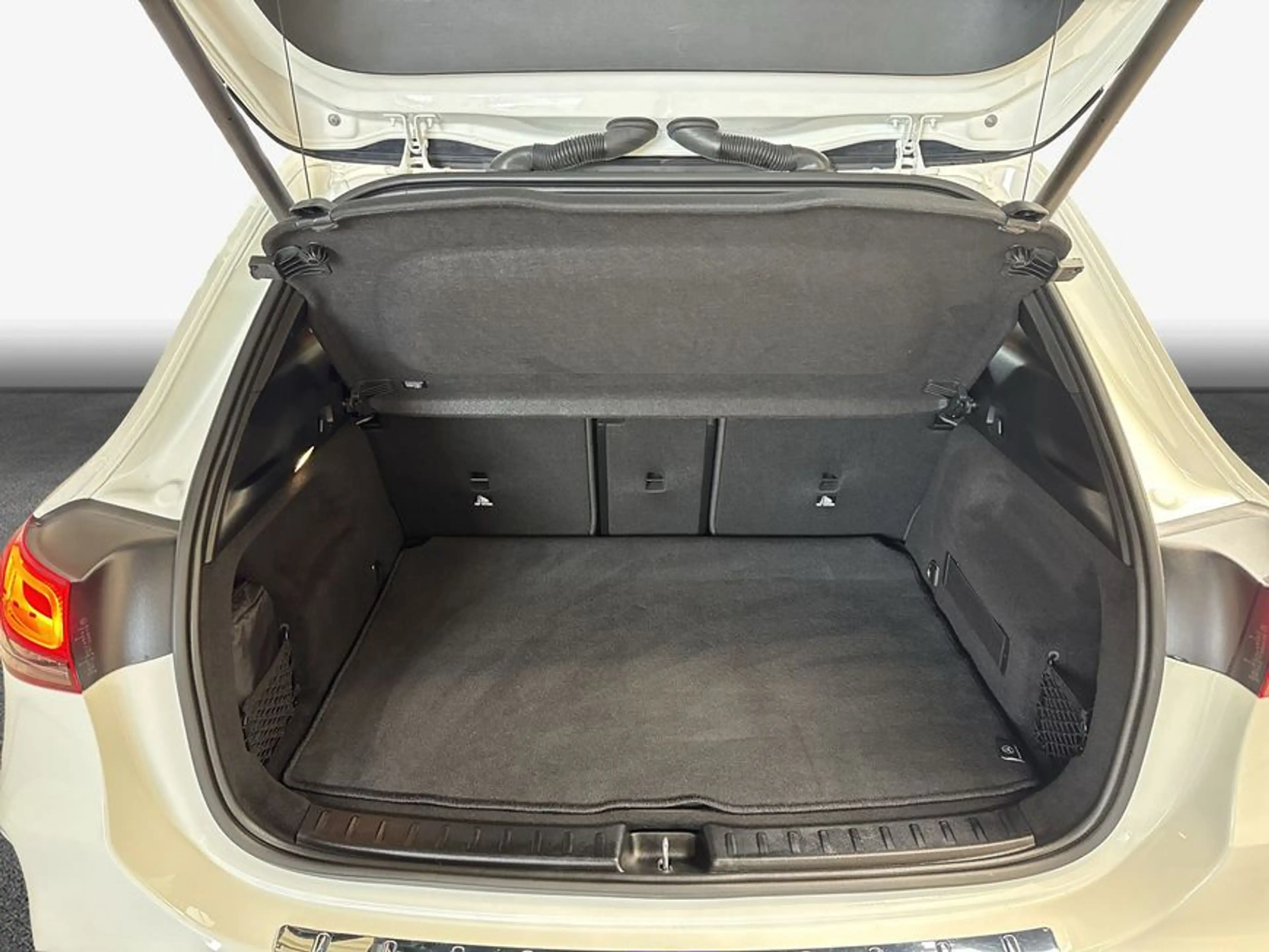 Mercedes-Benz EQA 250 EQA — photo 9