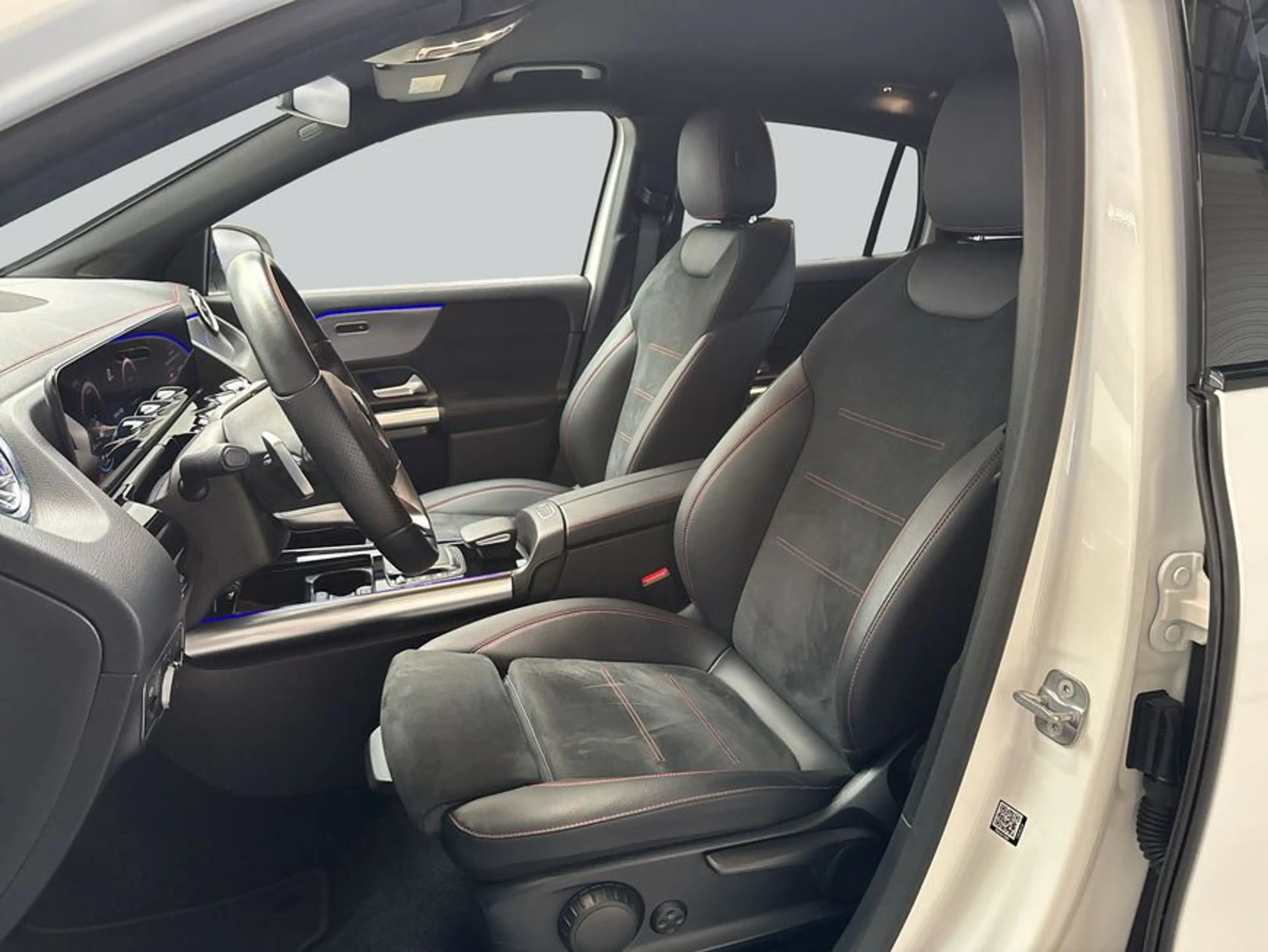 Mercedes-Benz EQA 250 EQA — photo 11