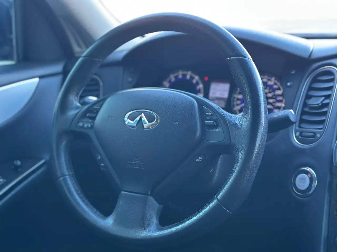 Infiniti QX50 снимка Infiniti QX50