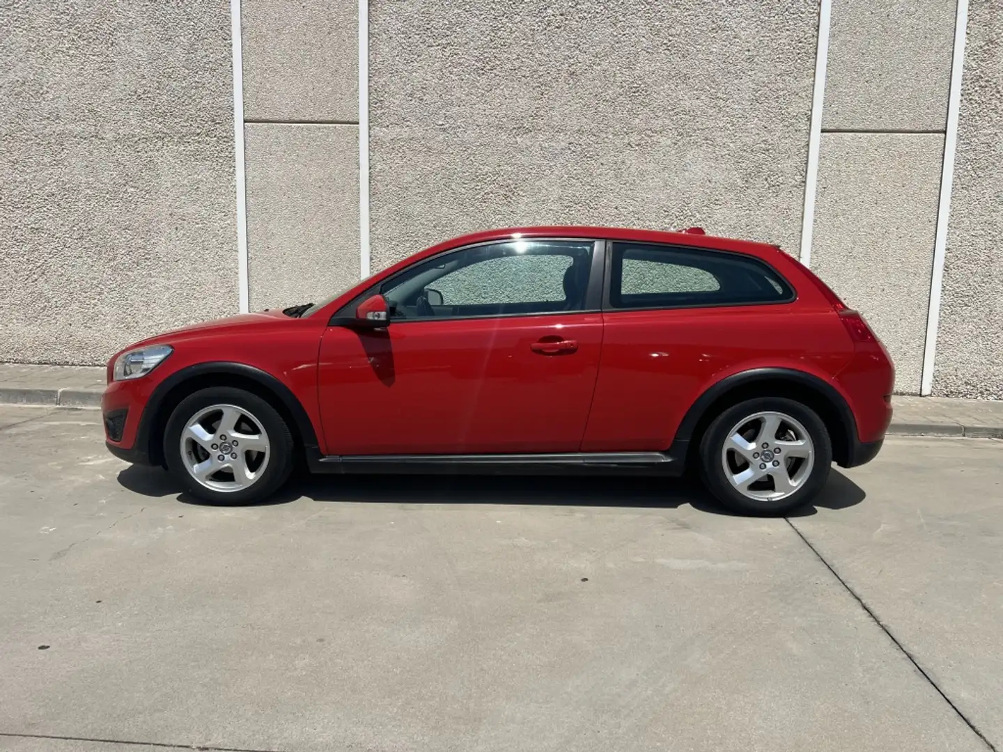Volvo C30 2.0 F Momentum Rouge - 2