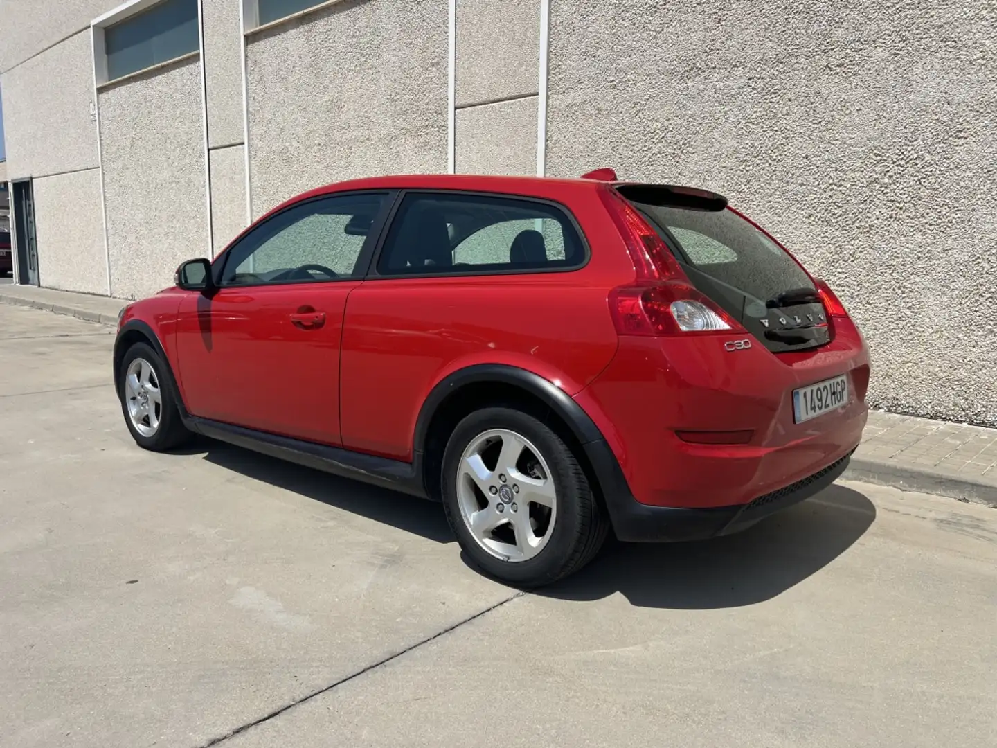 Volvo C30 2.0 F Momentum Rouge - 1