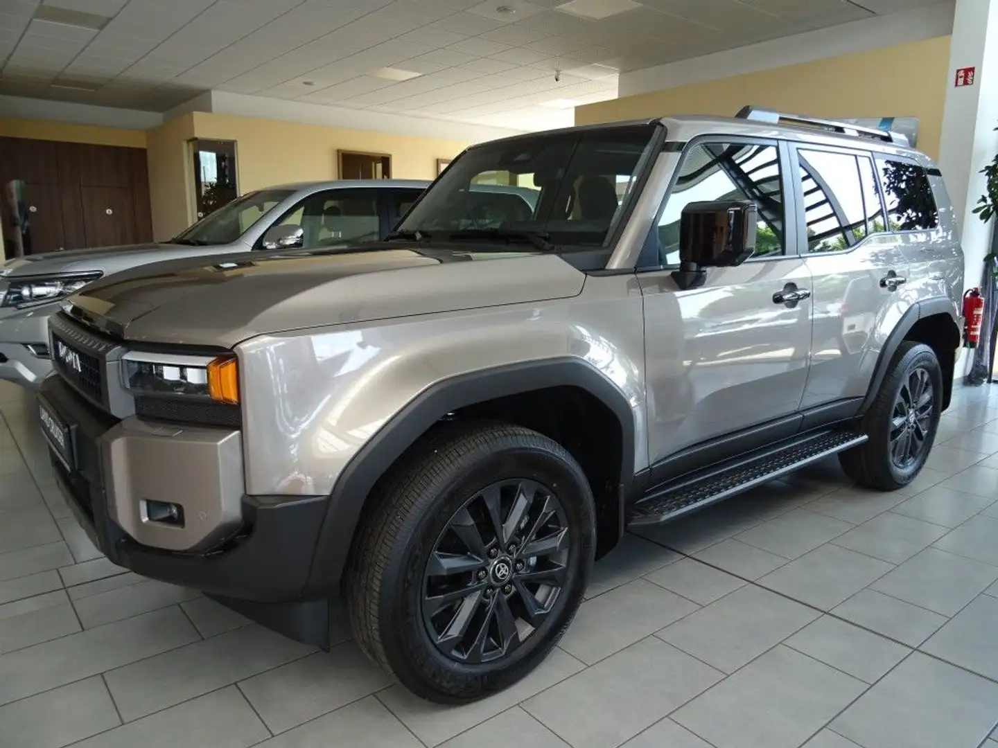 Toyota Land Cruiser 2.8 D-4D Automatik TEC-Edition Bronze - 1