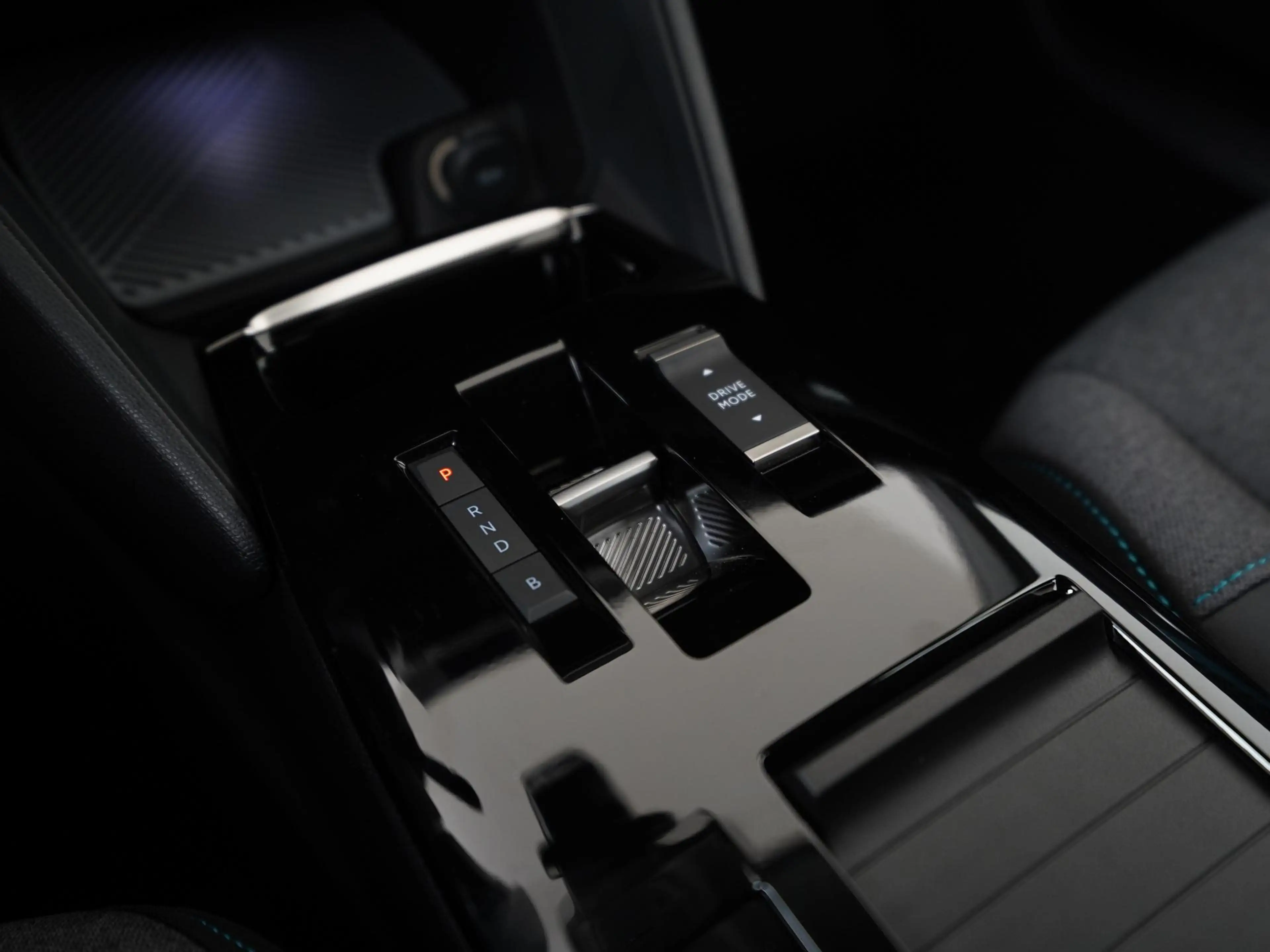 Citroen E-C4 X Ë-C4X Shine 50 kWh | SOH 100% | Head-Up | 360 Came — photo 10