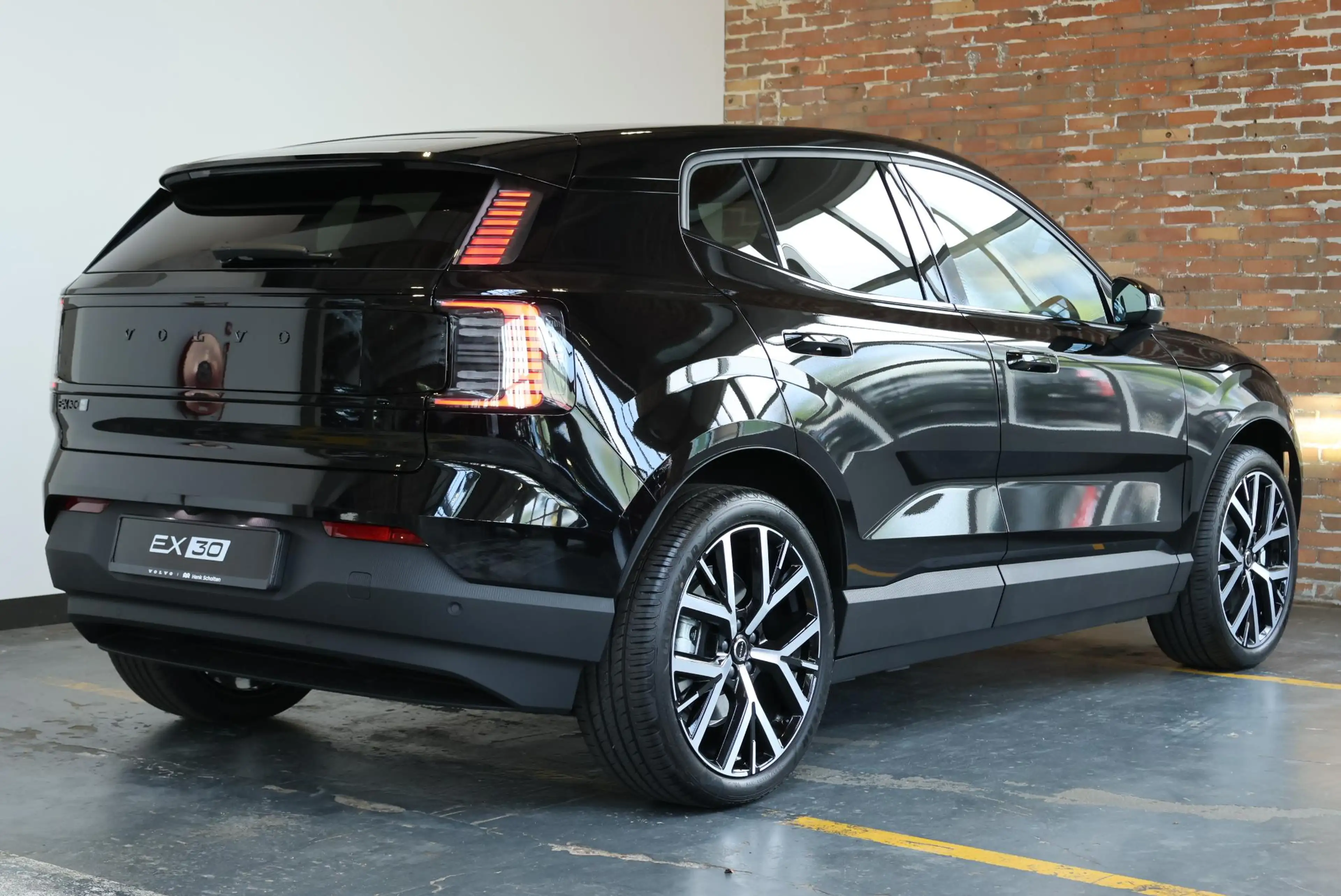 Volvo EX30 P5 Long Range Plus Black Edition Europa 69 kWh | H — photo 4