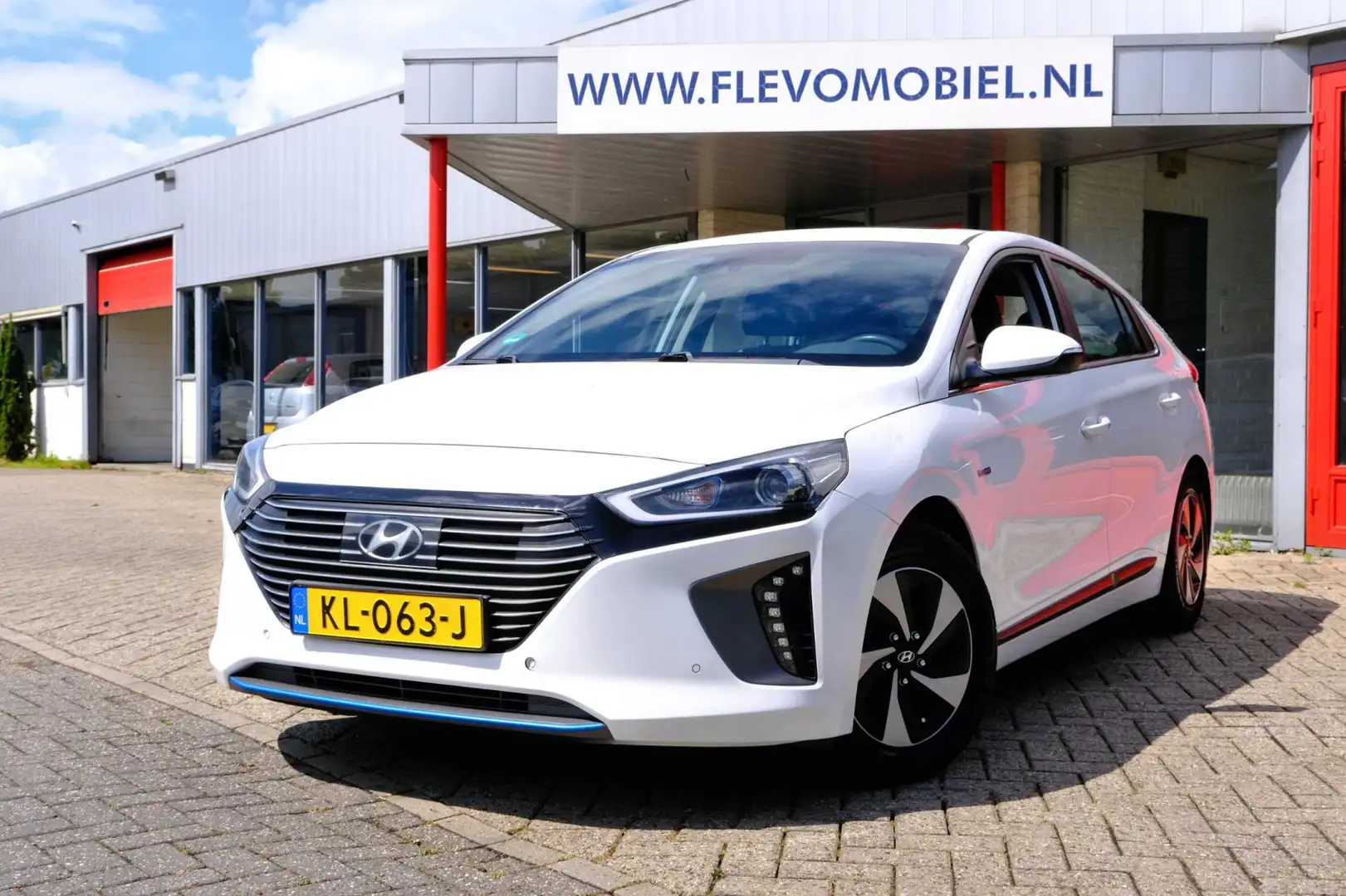Hyundai IONIQ 1.6 GDi Hybrid First Edition Aut. Pano|Leder|Navi| Bílá - 1