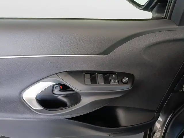 Toyota Yaris Cross view 17