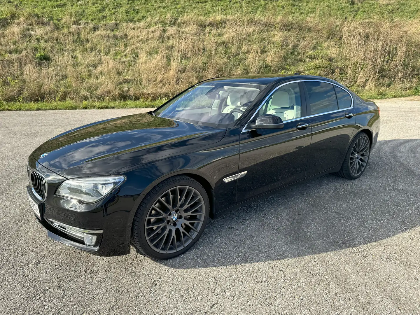 BMW 740 740d xDrive Österreich-Paket Aut. Österreich Noir - 1