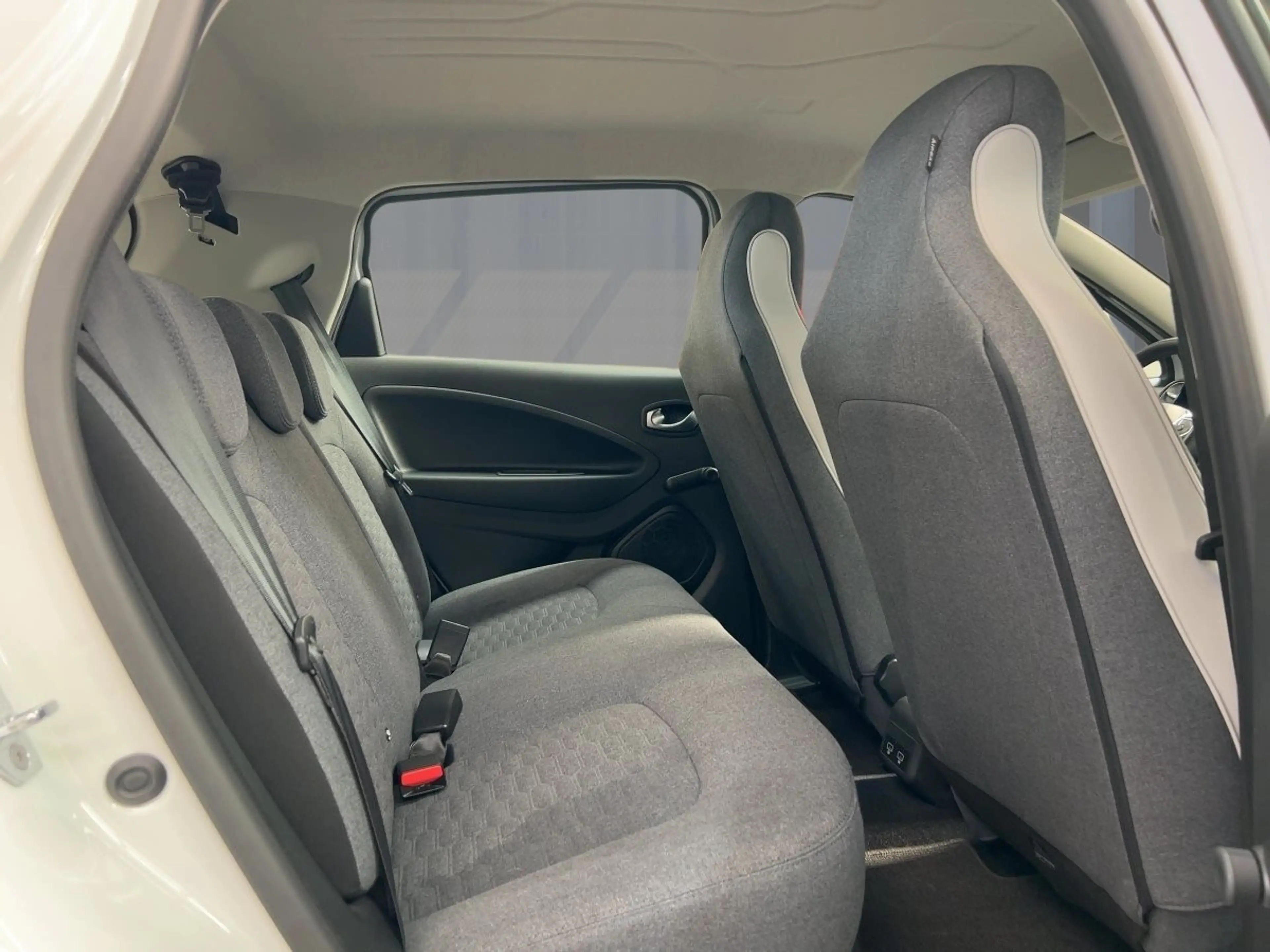 Renault ZOE Evolution EV50 110 — photo 9