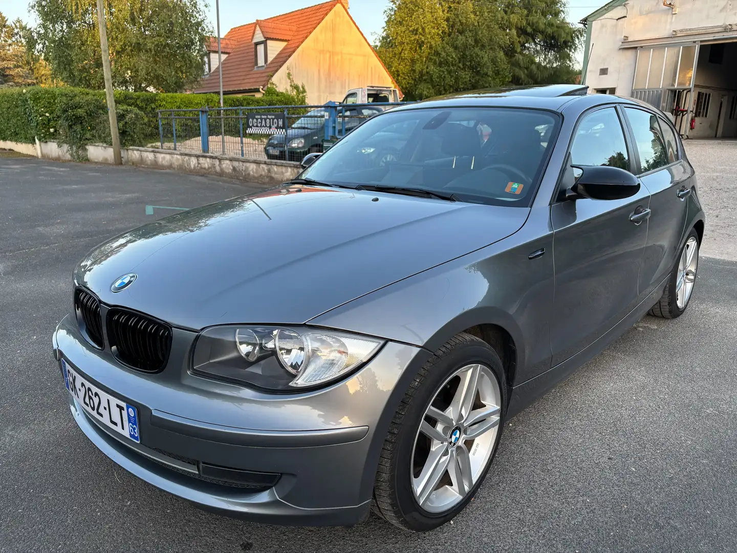 BMW 116 116i 122 ch Sport Design Gris - 1