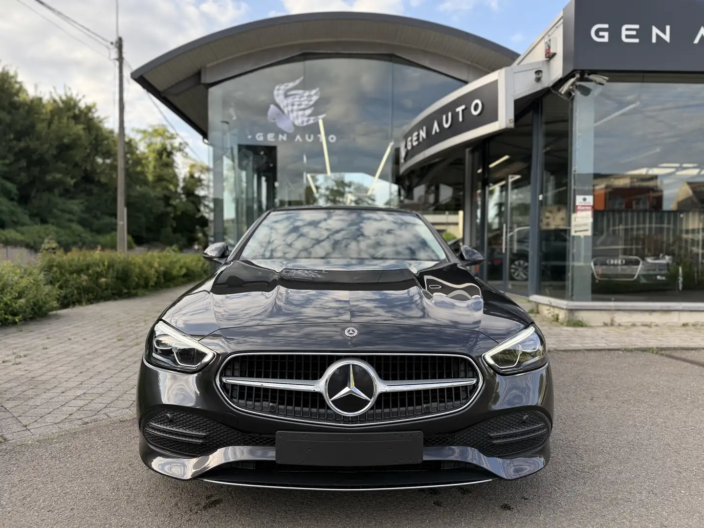 Mercedes-Benz C 180 AvantGarde MBUX LED Cam. Carplay PDC S.Chauffant Grijs - 2