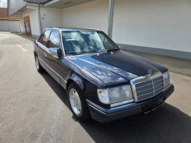 Mercedes-Benz E 220 E-Klasse 220E W124 TÜV 07/2028 KLIMA