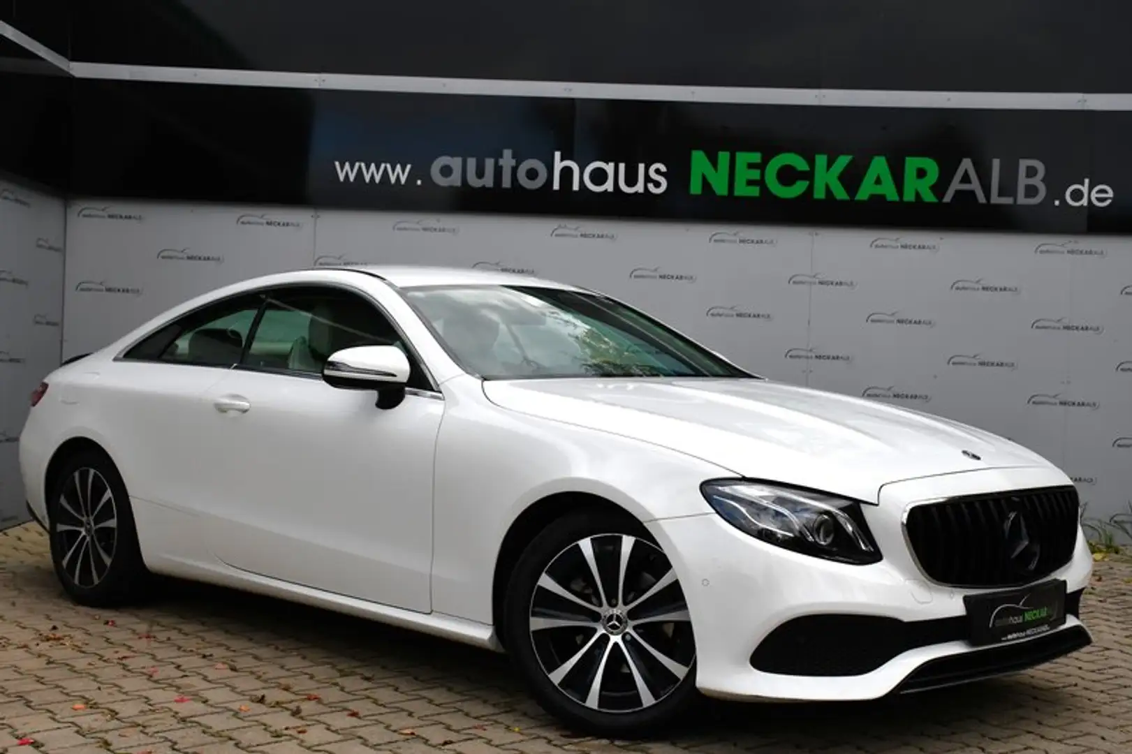 Mercedes-Benz E 220 d Coupe Avantgarde*Kamera*Leder* Weiß - 1