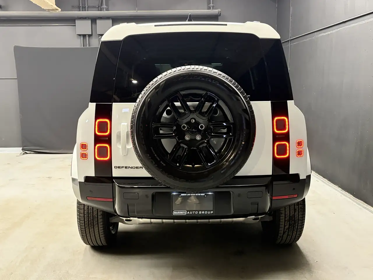 Land Rover Defender снимка Land Rover Defender