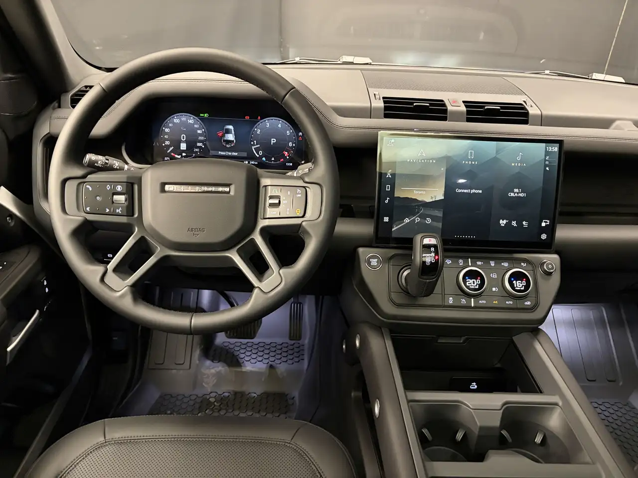 Land Rover Defender снимка Land Rover Defender