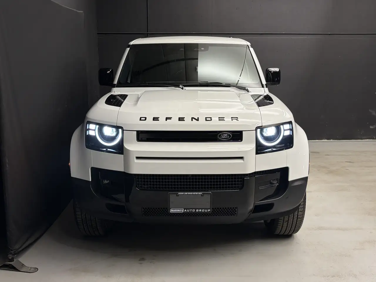 Land Rover Defender снимка Land Rover Defender