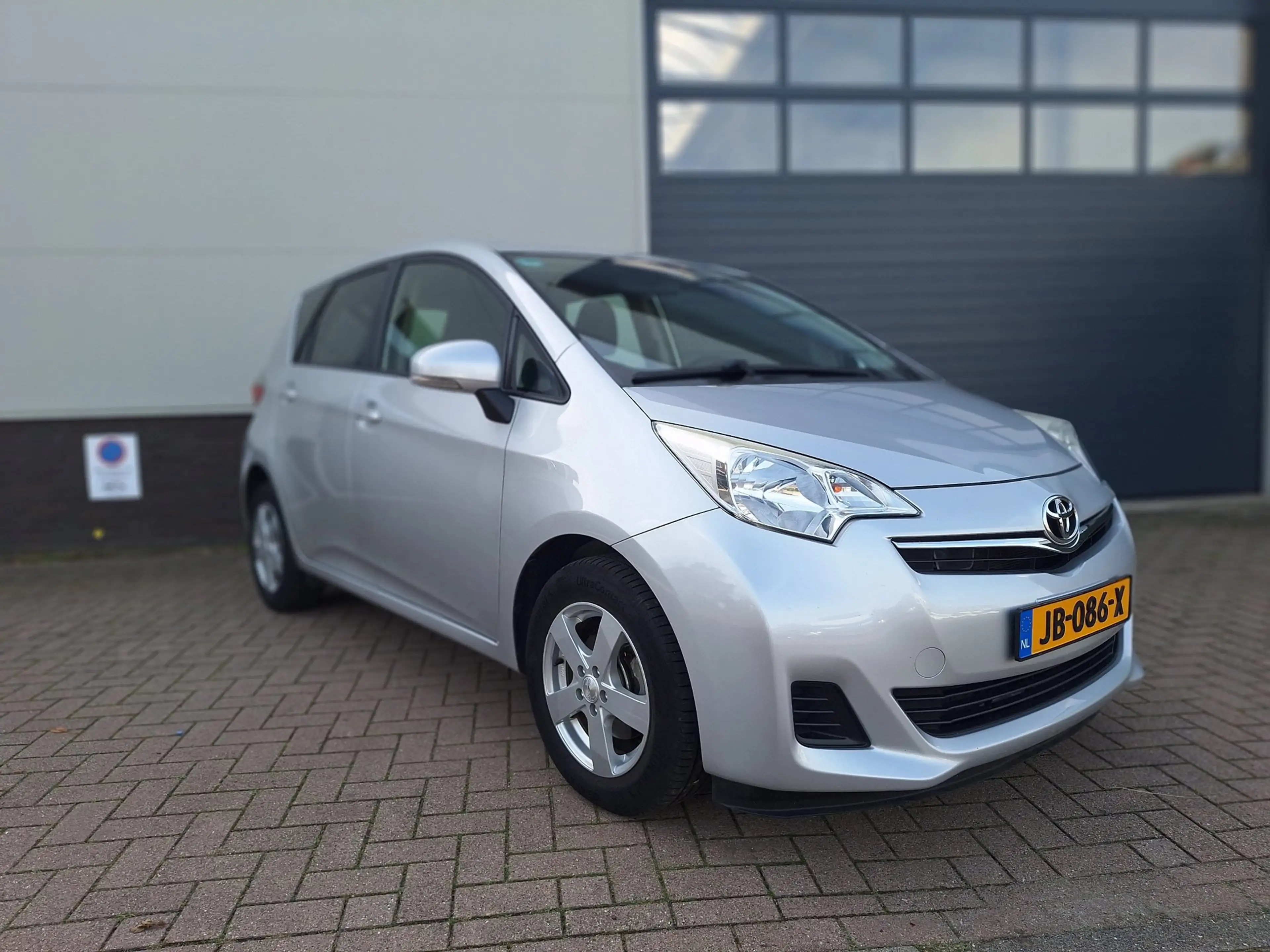 Toyota Verso-S | 1.3 VVT-i Aspiration | Airco | Automaat | Camera — photo 2