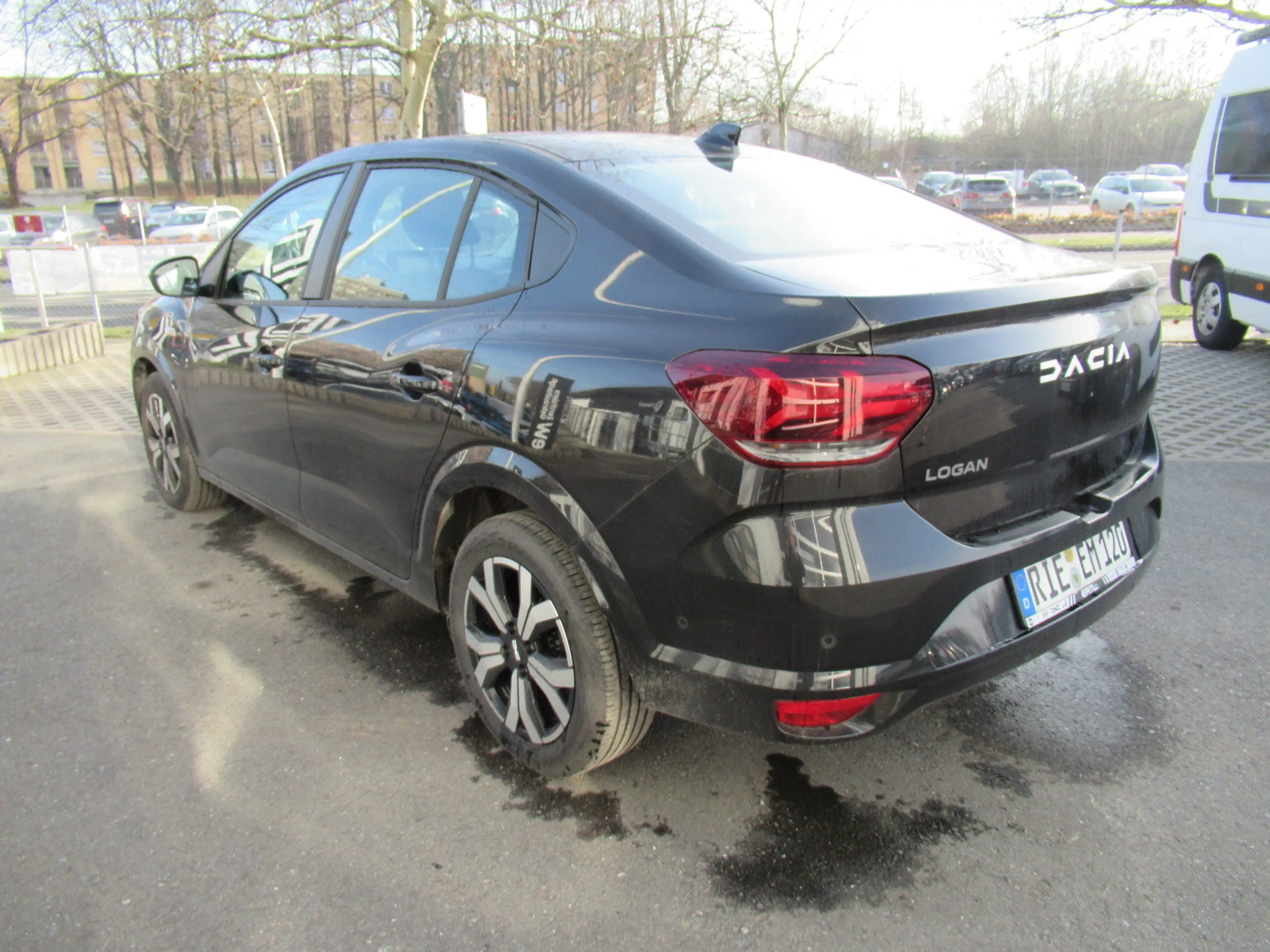 Dacia Logan Black Edition TCe 90 — photo 14