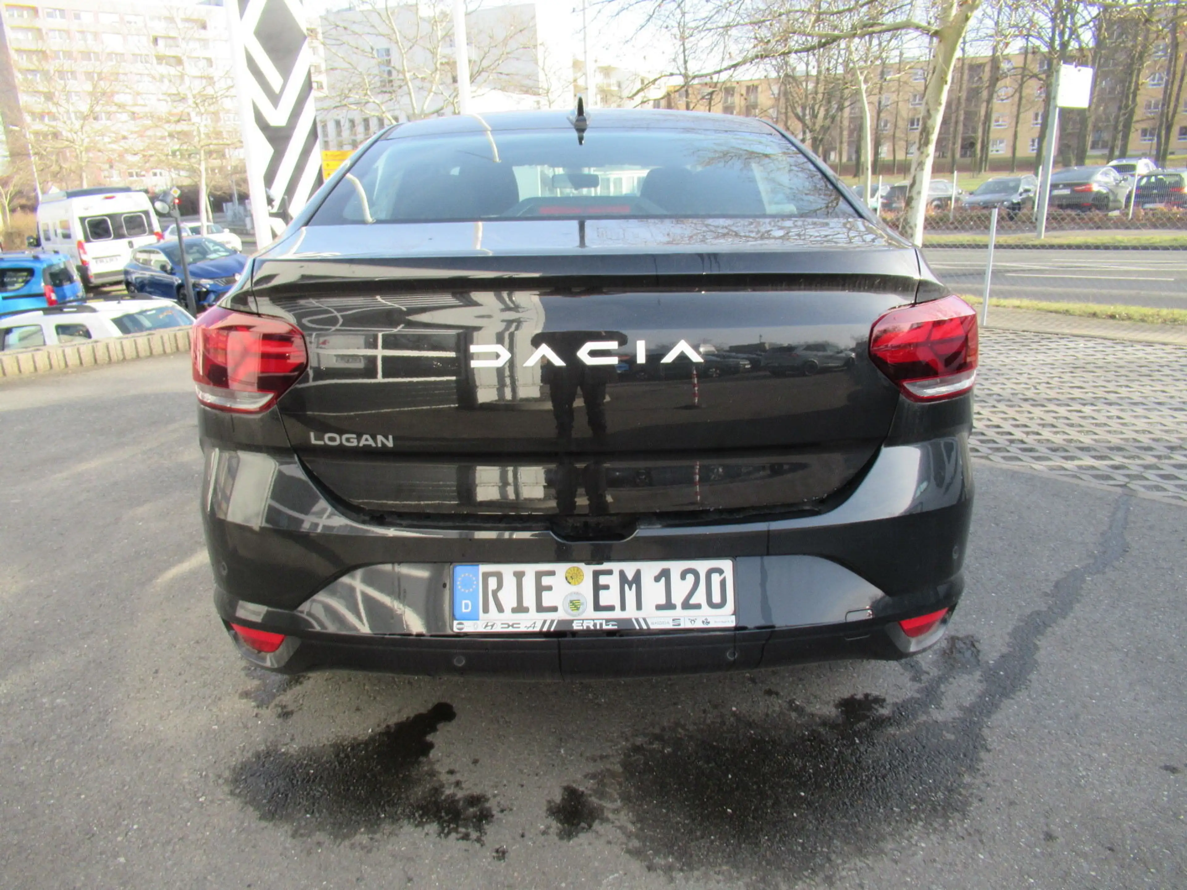 Dacia Logan Black Edition TCe 90 — photo 15