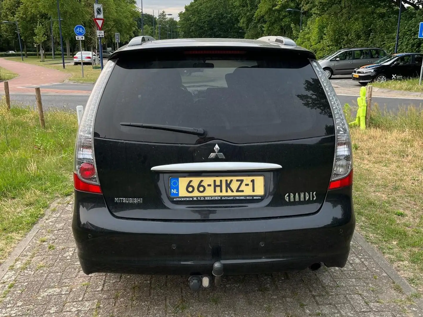 Mitsubishi Grandis Grandis 2.4-16V InSport Negro - 2