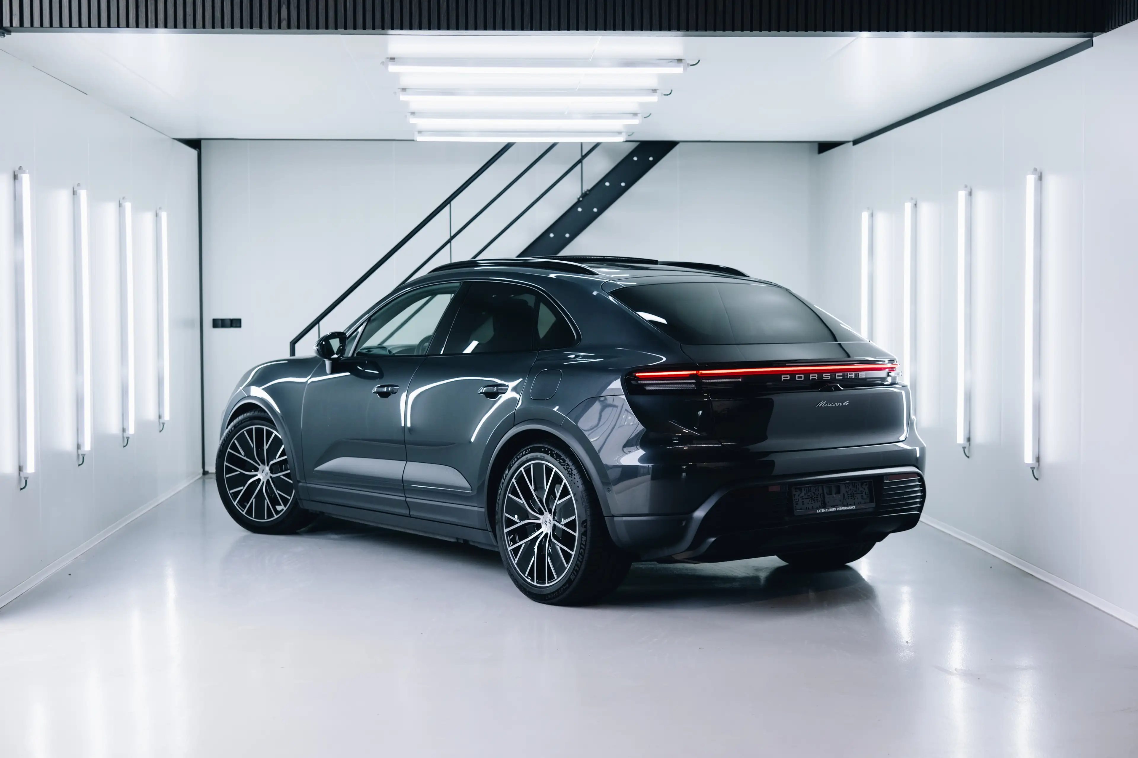 Porsche Macan 4 Electric Trekhaak BOSE Pano Luchtvering InnoDrive (ACC) Matrix LED — photo 4