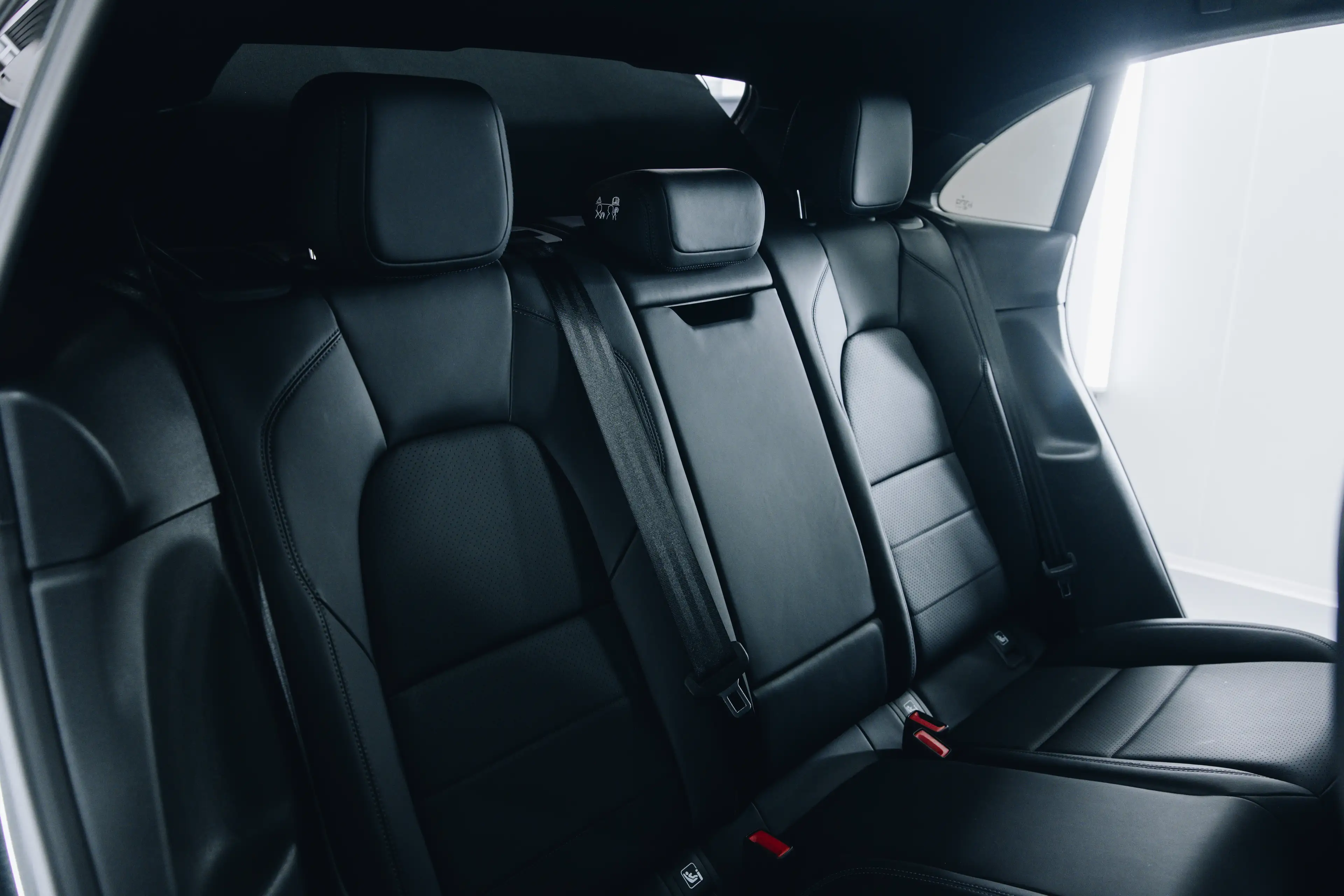 Porsche Macan 4 Electric Trekhaak BOSE Pano Luchtvering InnoDrive (ACC) Matrix LED — photo 16