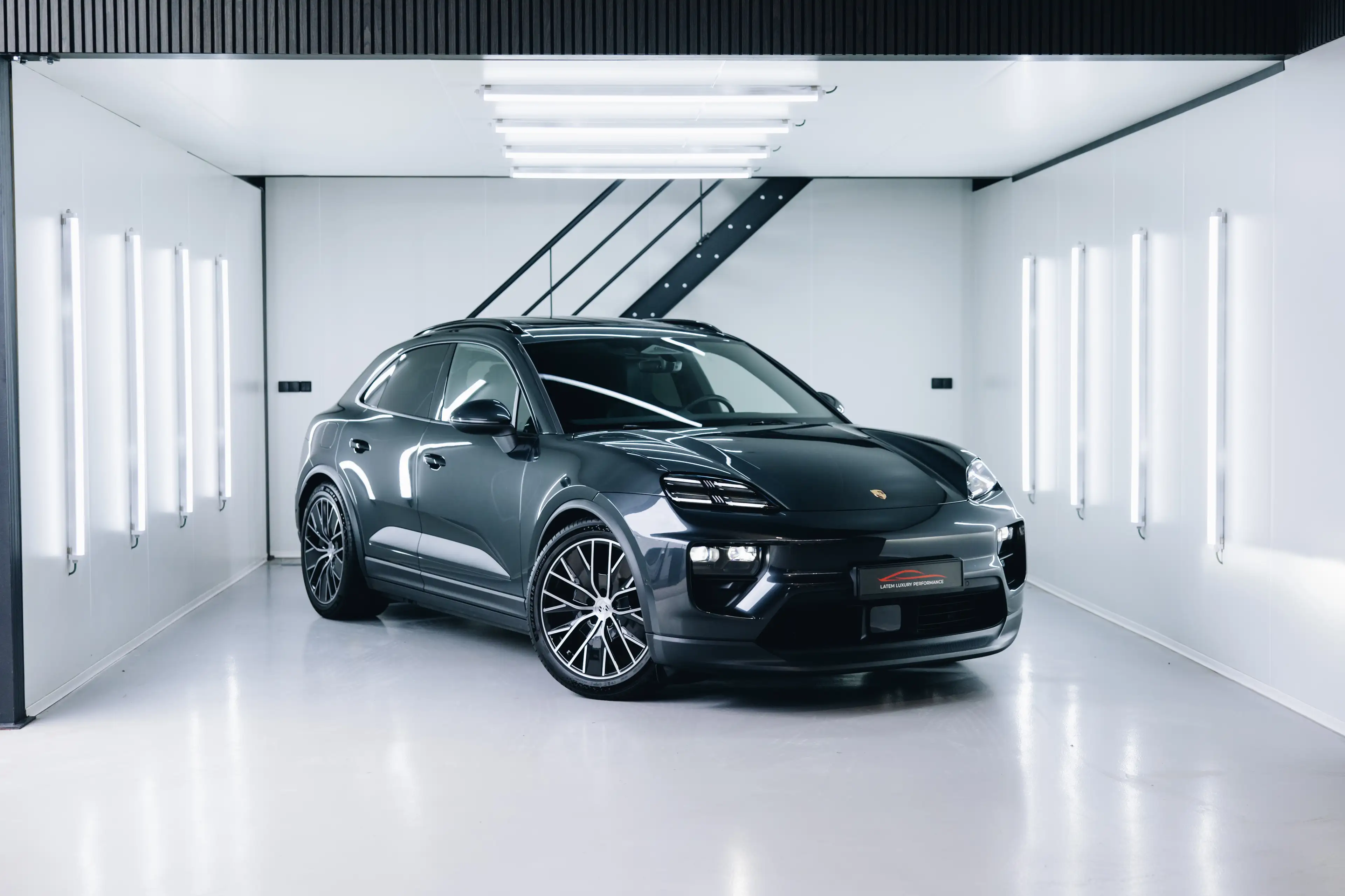 Porsche Macan 4 Electric Trekhaak BOSE Pano Luchtvering InnoDrive (ACC) Matrix LED