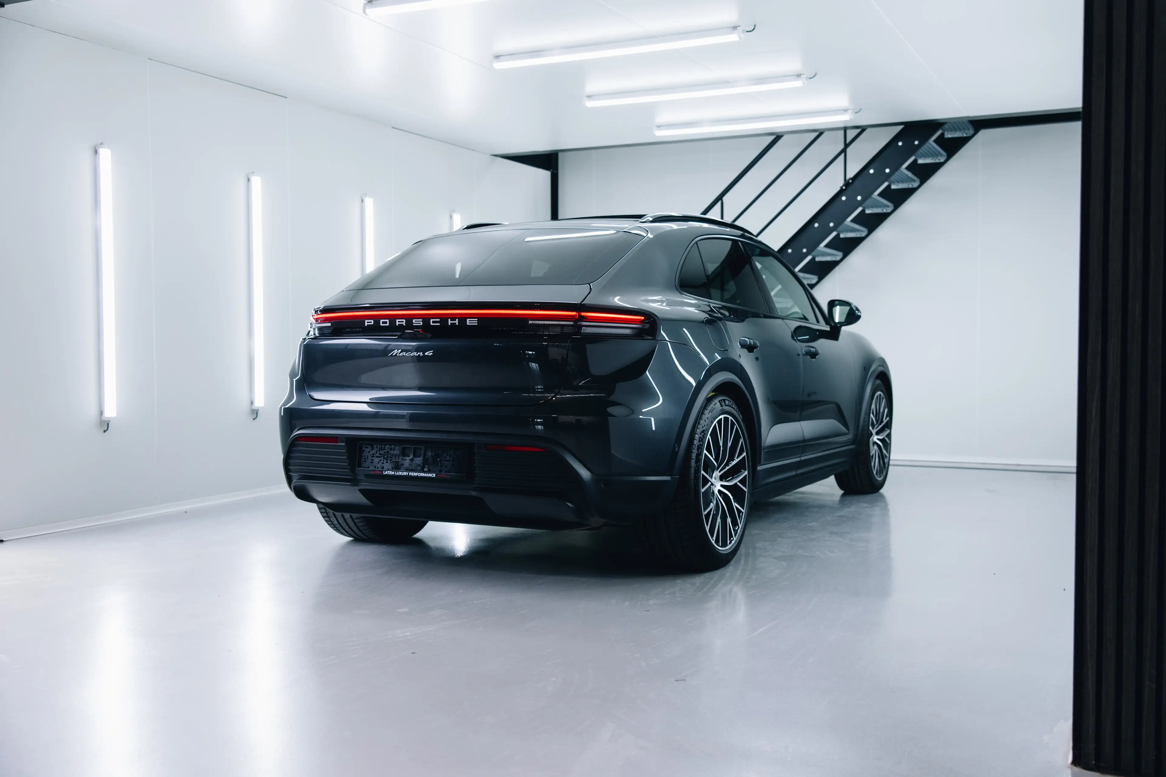 Porsche Macan 4 Electric Trekhaak BOSE Pano Luchtvering InnoDrive (ACC) Matrix LED — photo 6