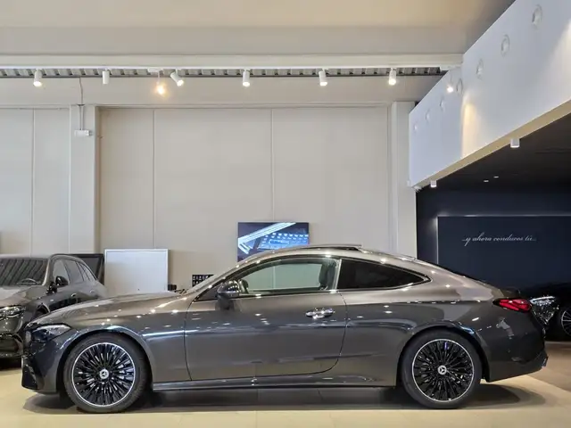 Mercedes-Benz Cle view 13