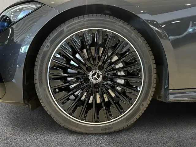 Mercedes-Benz Cle view 5
