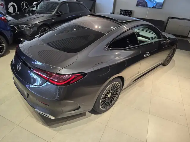 Mercedes-Benz Cle view 14