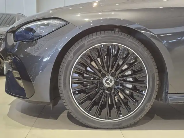 Mercedes-Benz Cle view 10