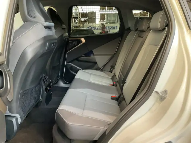 BMW X3 view 9