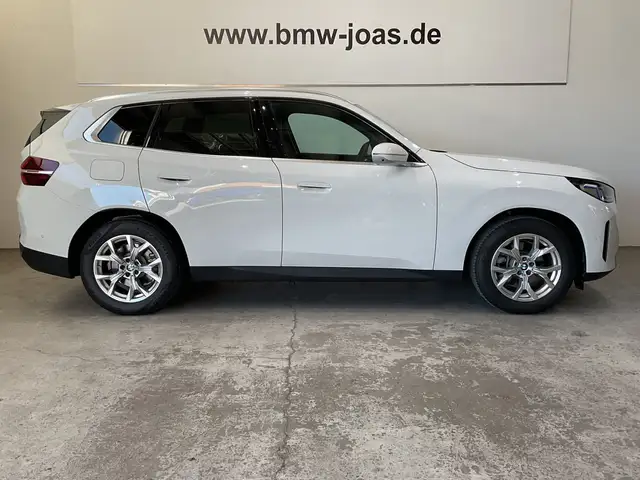 BMW X3 view 11