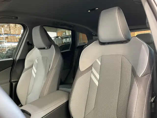 BMW X3 view 8