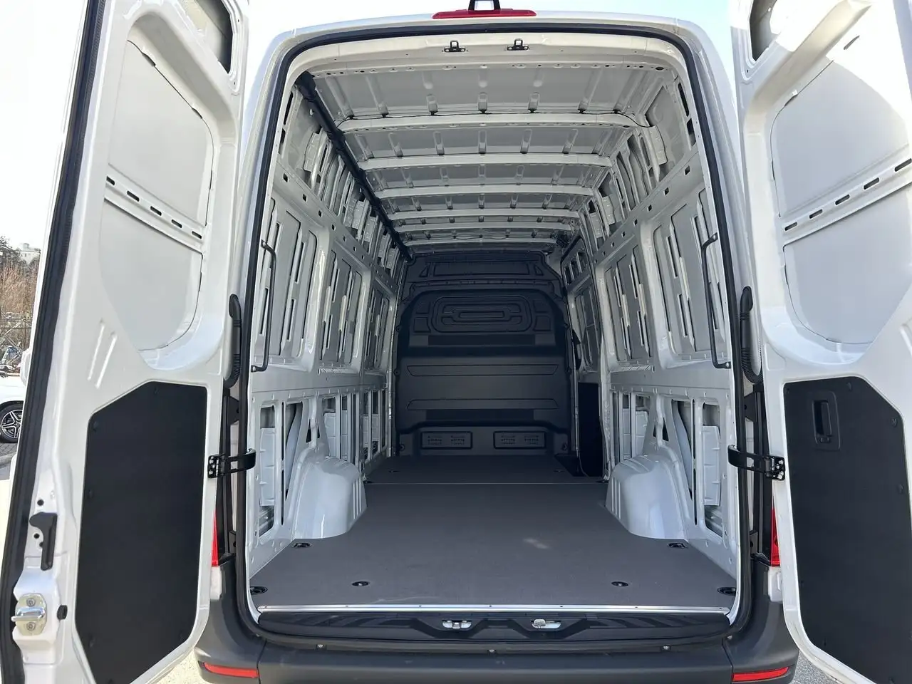 Mercedes-Benz eSprinter снимка Mercedes-Benz eSprinter