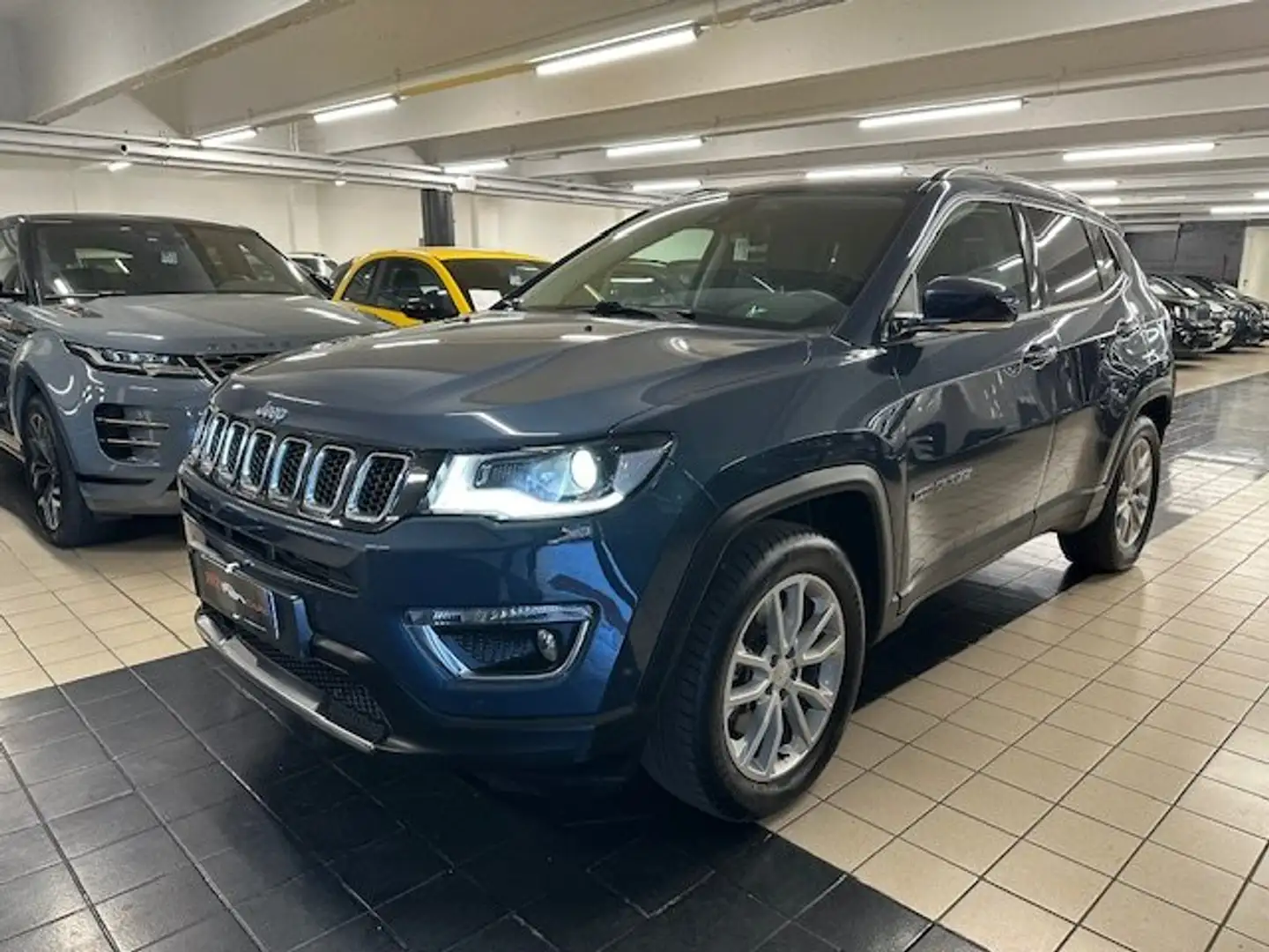 Jeep Compass 1.3 turbo t4 phev Limited 4xe at6 Blauw - 2
