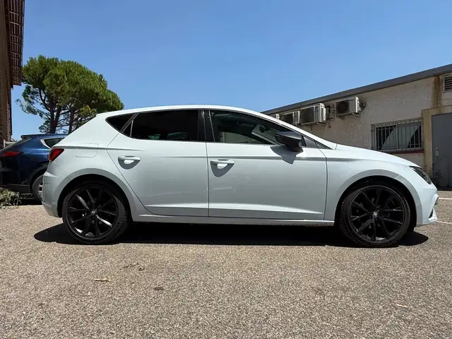 Seat Leon view 4