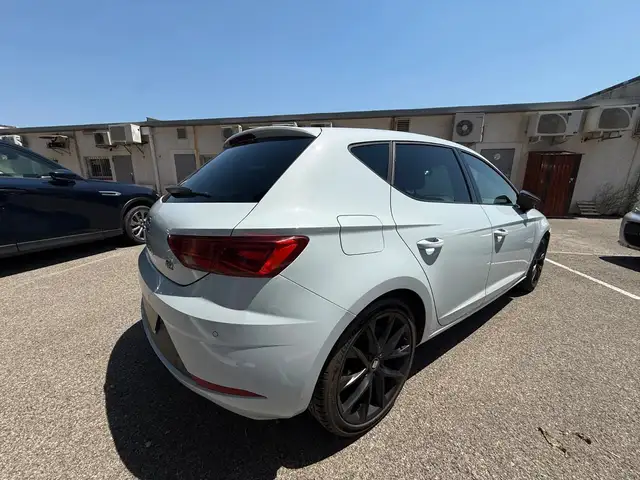 Seat Leon view 5