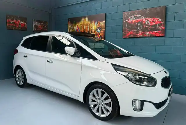 2014 Kia Carens in White for sale