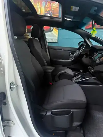Kia Carens view 11