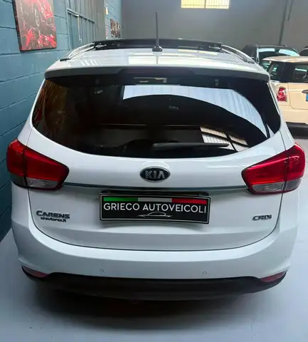 Kia Carens view 6