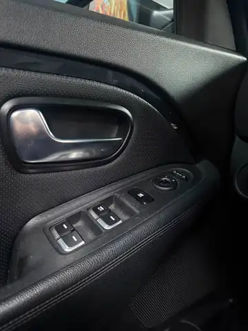 Kia Carens view 10
