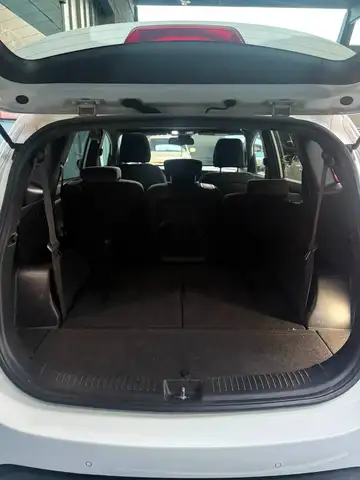 Kia Carens view 14