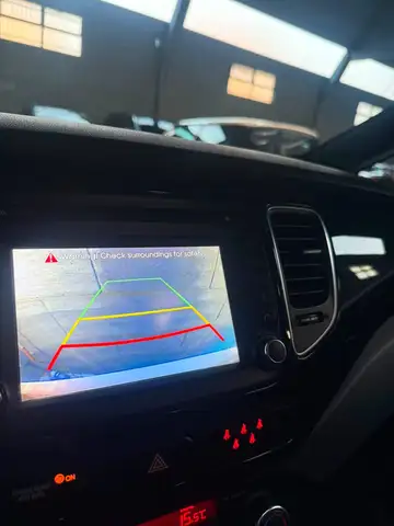 Kia Carens view 9