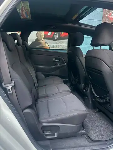 Kia Carens view 12