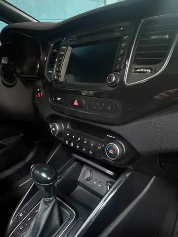 Kia Carens view 8