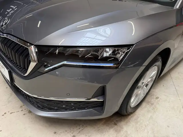 Skoda Octavia view 5