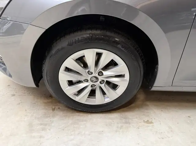 Skoda Octavia view 6